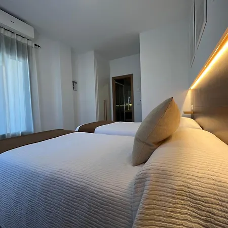 De Llanos Guest house *